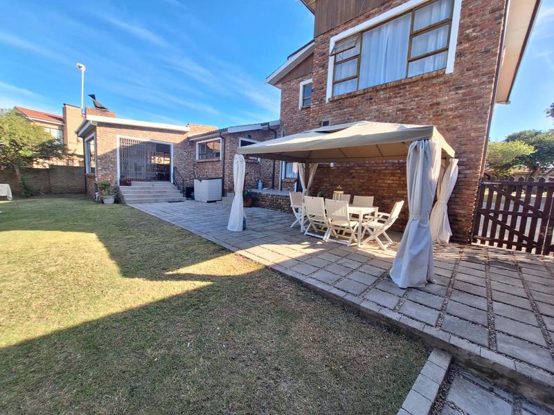 7 Bedroom Property for Sale in Bay View Western Cape